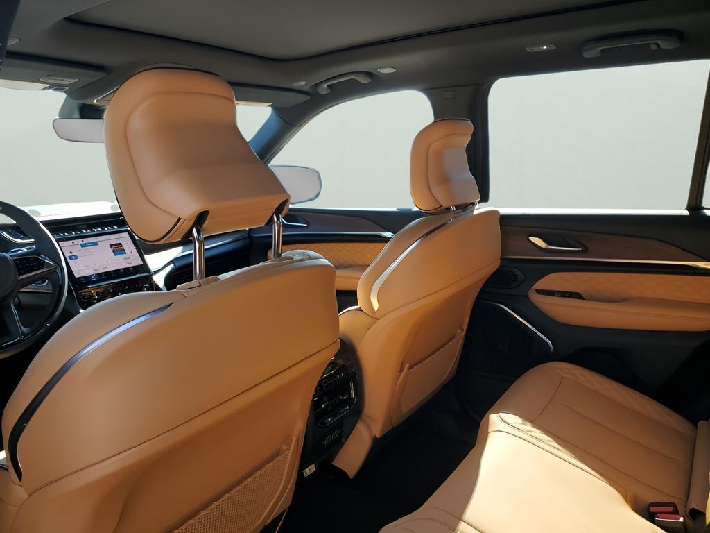 new 2025 Jeep Grand Cherokee car, priced at $59,425