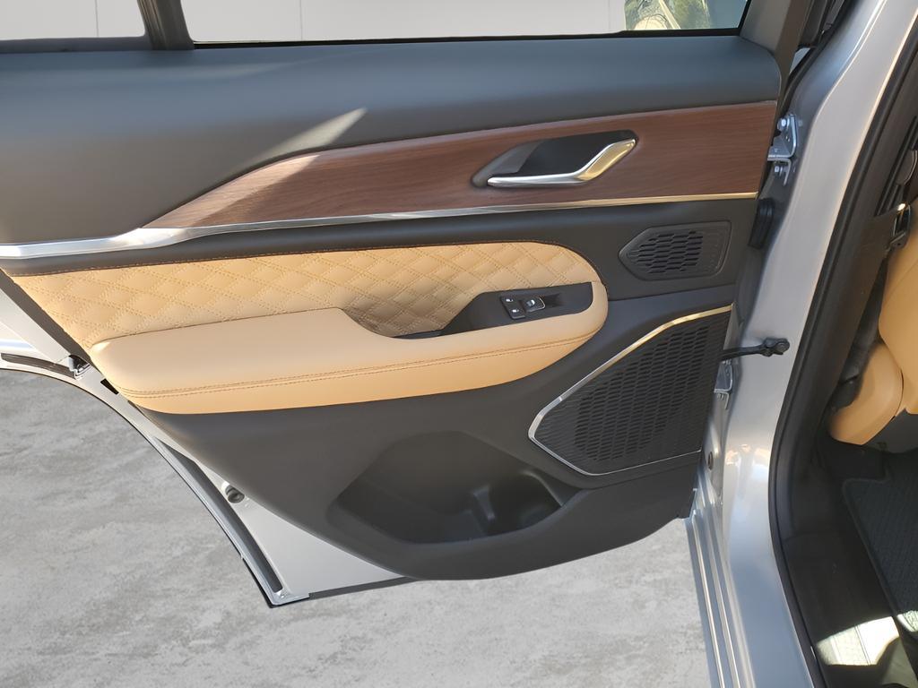 new 2025 Jeep Grand Cherokee car, priced at $59,425