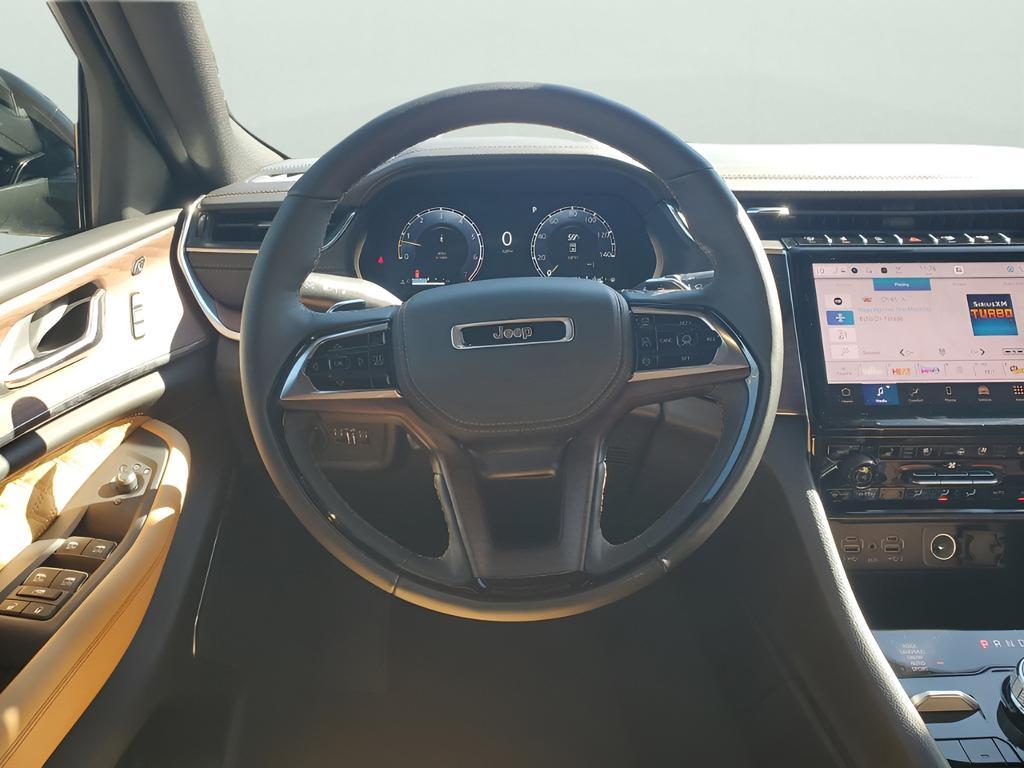 new 2025 Jeep Grand Cherokee car, priced at $59,425