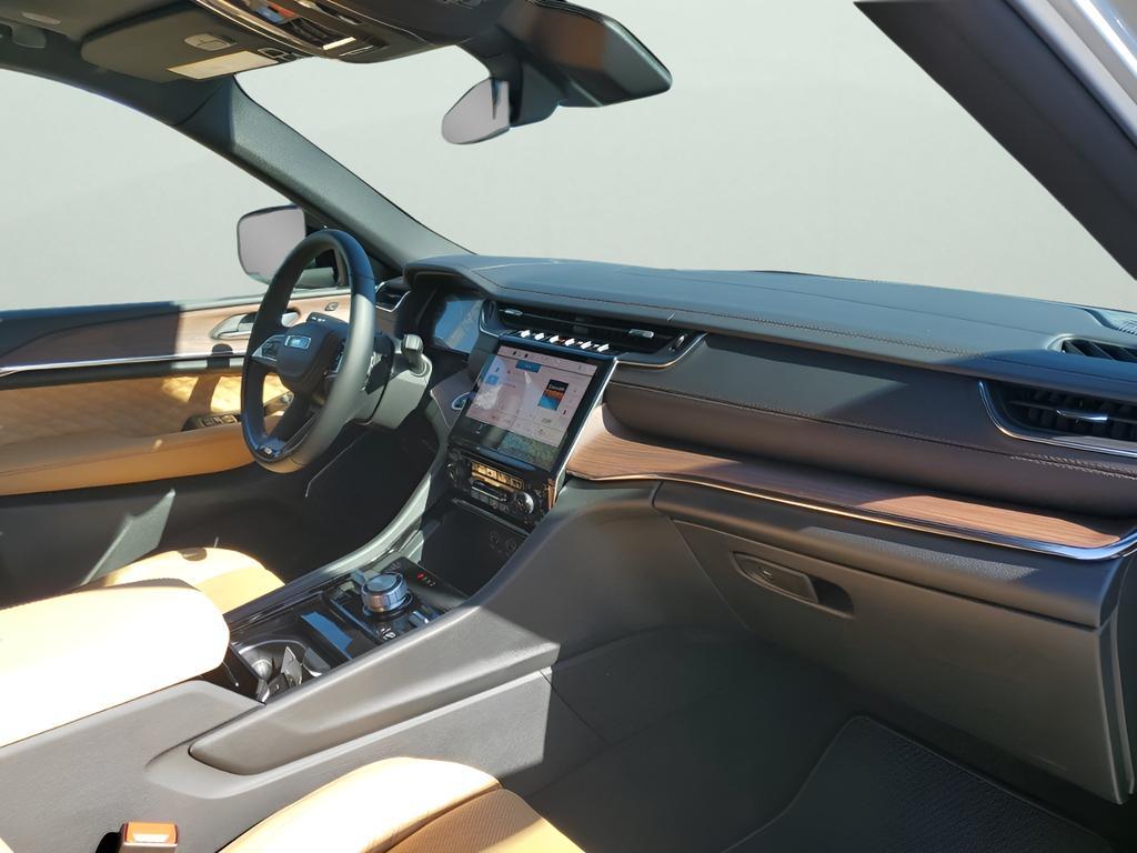 new 2025 Jeep Grand Cherokee car, priced at $59,425