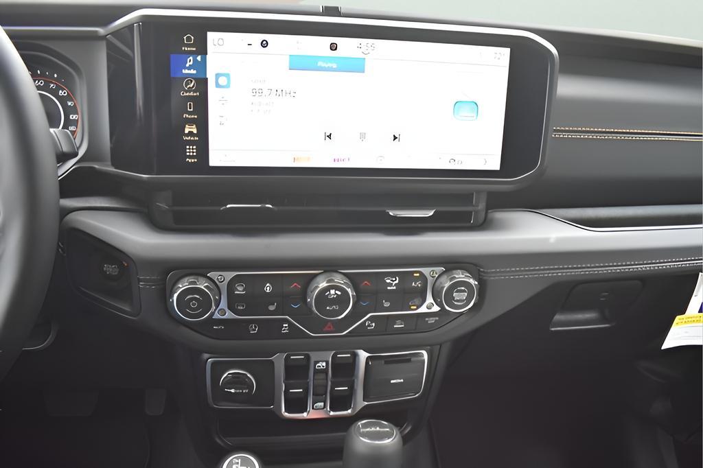 new 2025 Jeep Gladiator car, priced at $41,250