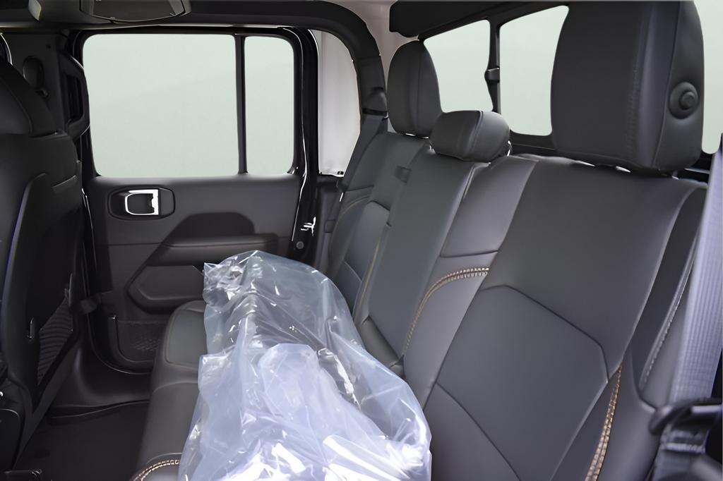 new 2025 Jeep Gladiator car, priced at $41,250