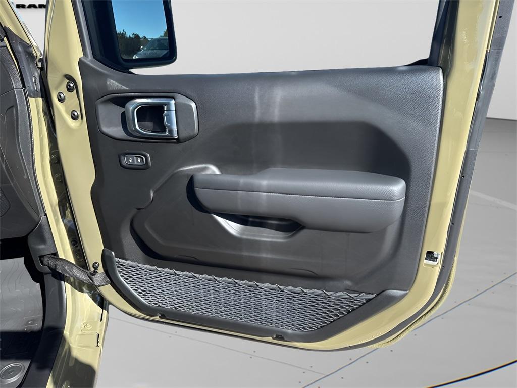 new 2025 Jeep Wrangler car, priced at $38,157