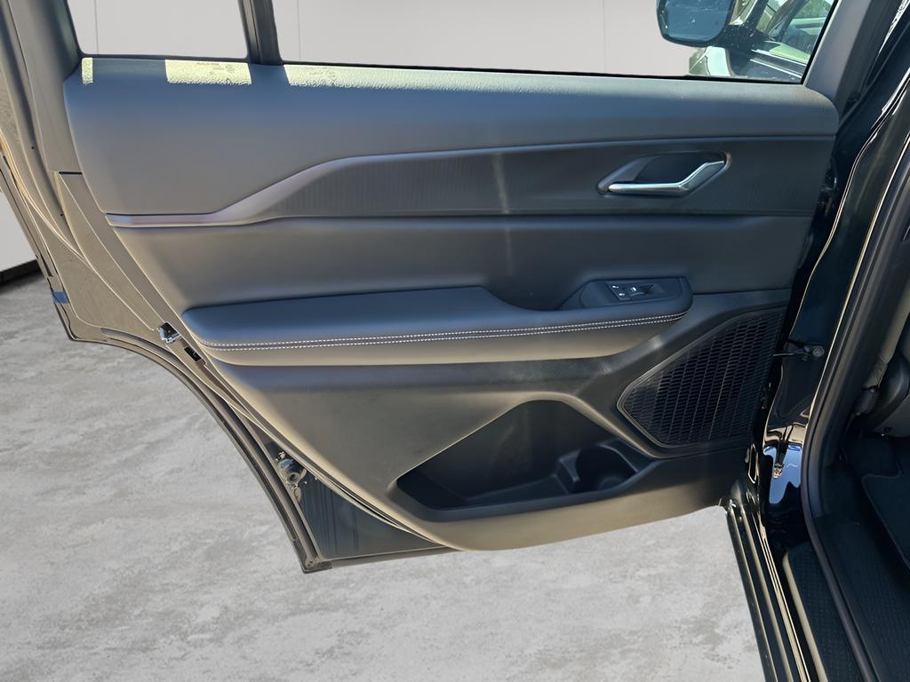 new 2025 Jeep Grand Cherokee L car, priced at $43,077