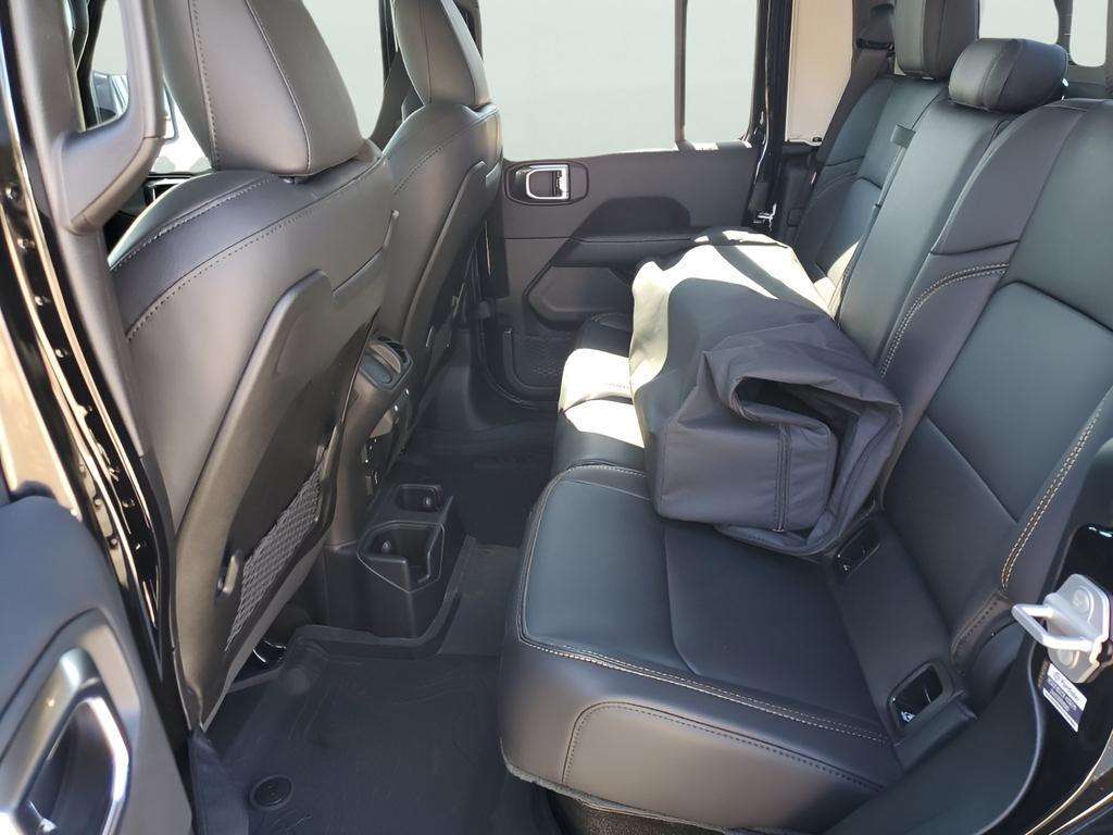 new 2025 Jeep Gladiator car, priced at $50,535