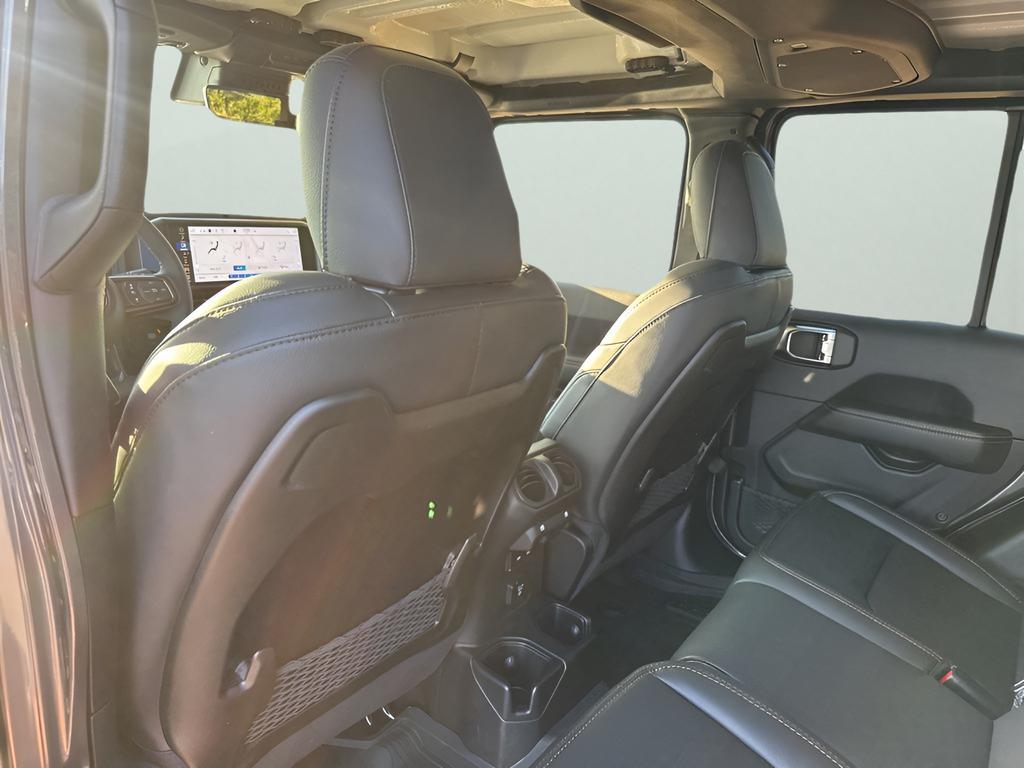 new 2025 Jeep Gladiator car, priced at $49,989