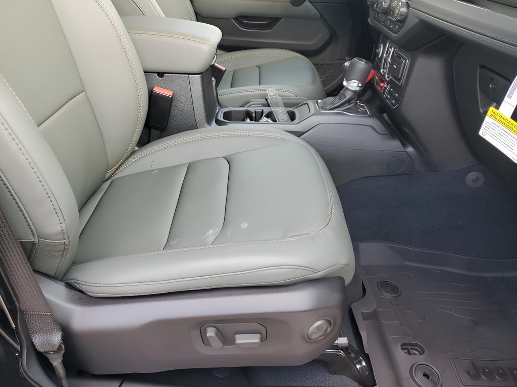 new 2025 Jeep Gladiator car, priced at $55,019