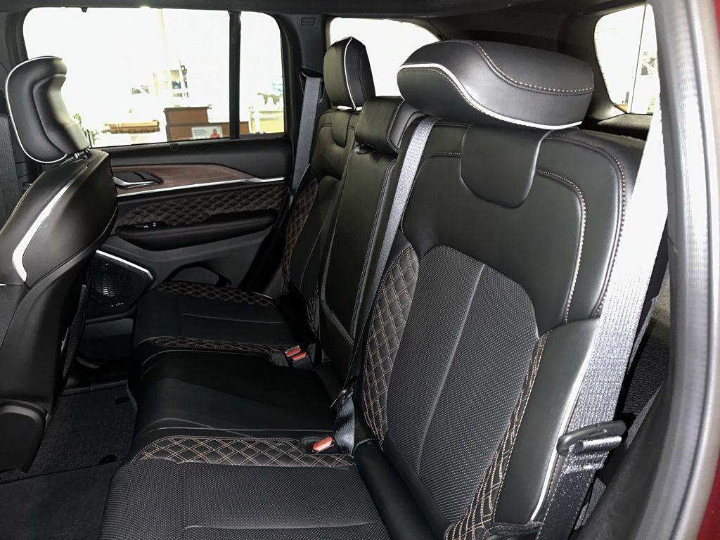 new 2025 Jeep Grand Cherokee car, priced at $60,580