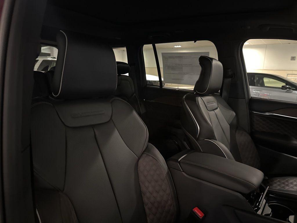 new 2025 Jeep Grand Cherokee car, priced at $60,580