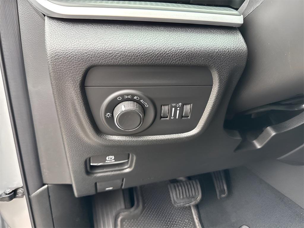 new 2025 Jeep Grand Cherokee car, priced at $37,946