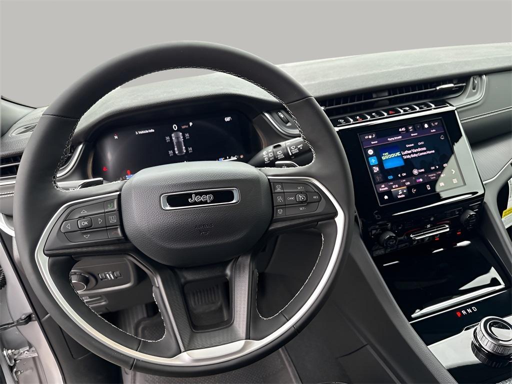 new 2025 Jeep Grand Cherokee car, priced at $37,946