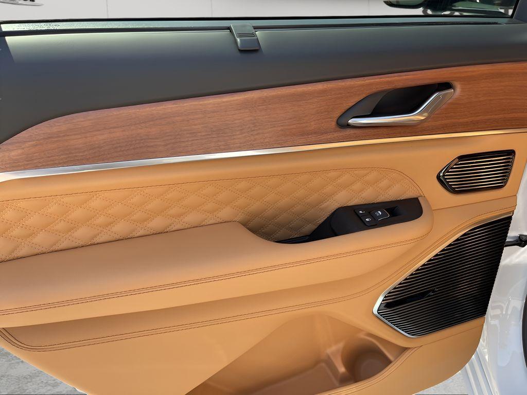 new 2025 Jeep Grand Cherokee L car, priced at $61,461