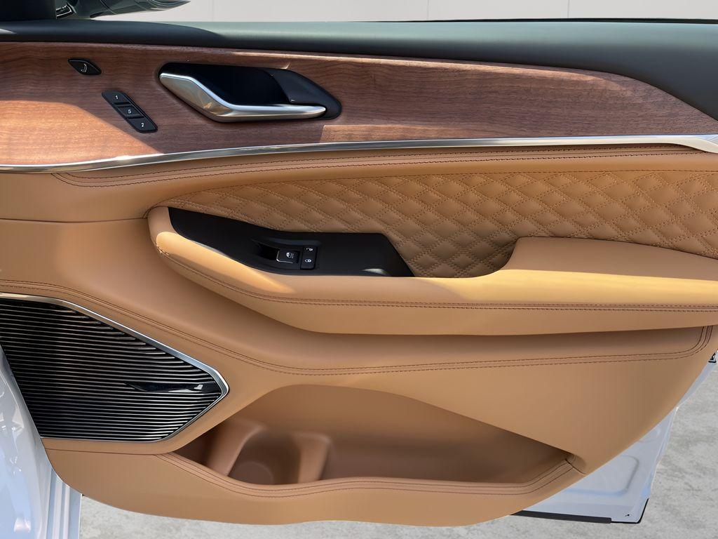 new 2025 Jeep Grand Cherokee L car, priced at $61,461