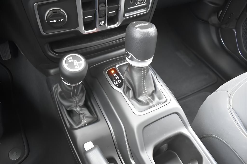 new 2025 Jeep Gladiator car, priced at $44,639