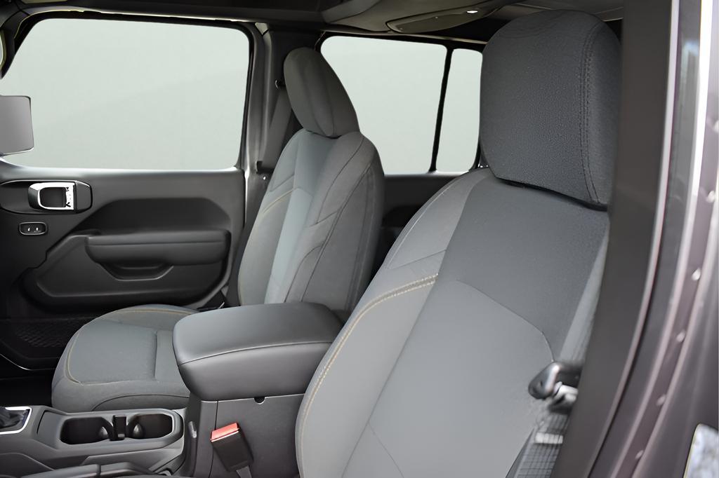 new 2025 Jeep Gladiator car, priced at $44,639