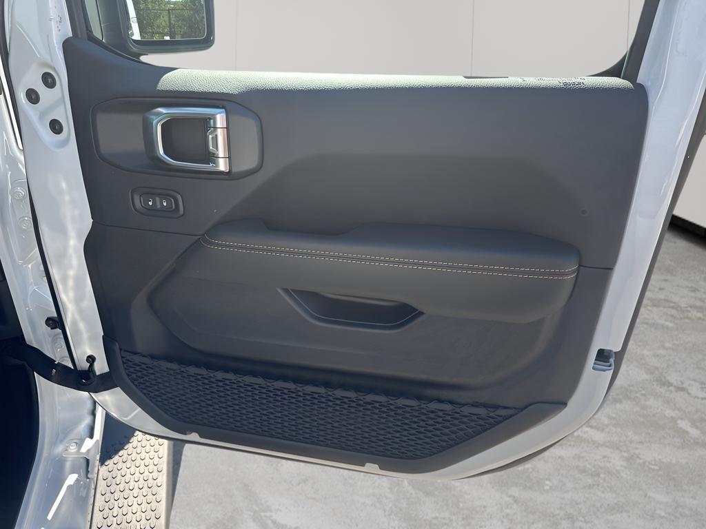 new 2025 Jeep Wrangler car, priced at $47,410