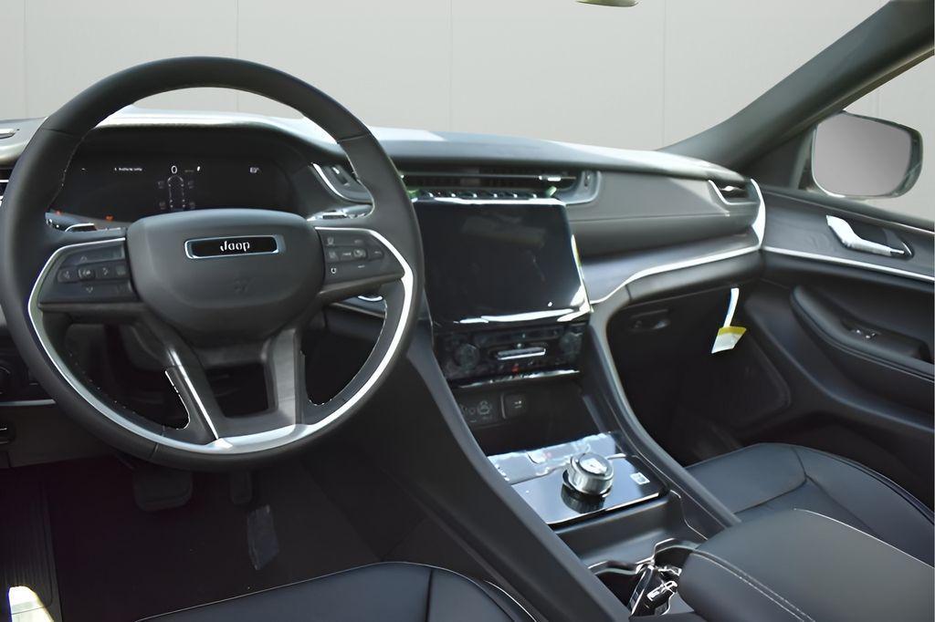 new 2025 Jeep Grand Cherokee L car, priced at $46,541