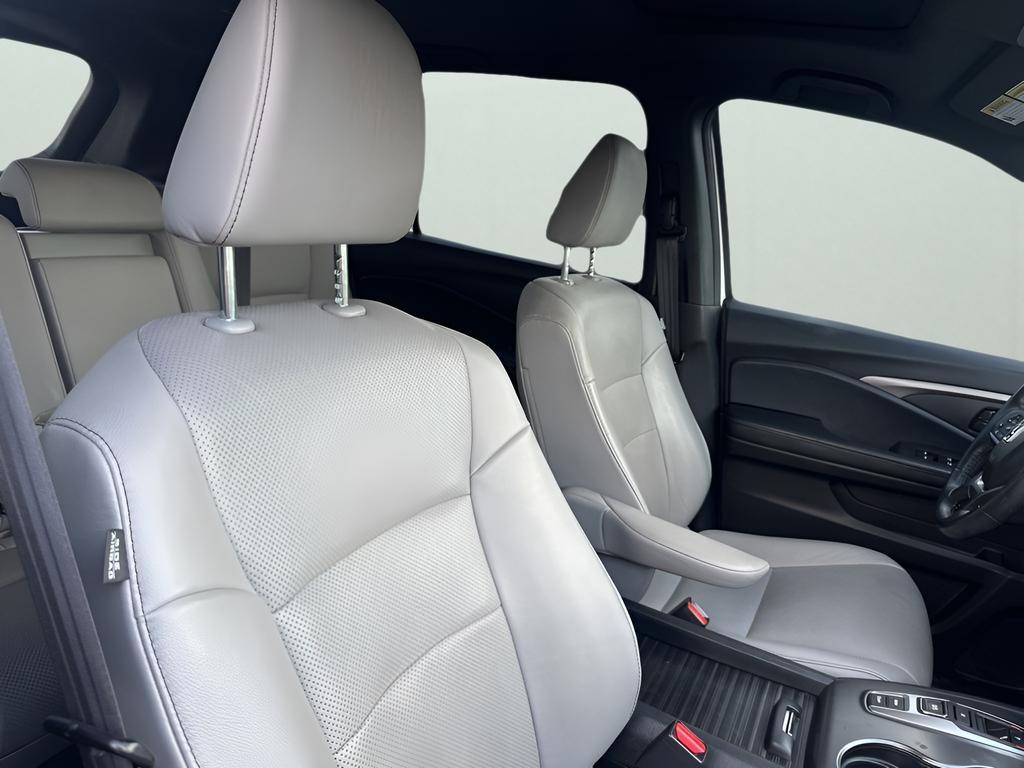 used 2022 Honda Passport car, priced at $25,494
