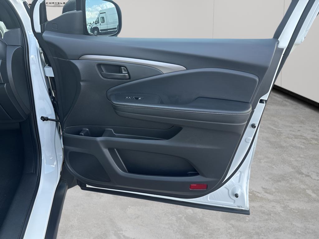used 2022 Honda Passport car, priced at $25,494