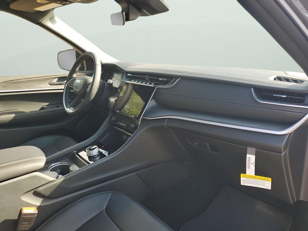 new 2025 Jeep Grand Cherokee car, priced at $41,413