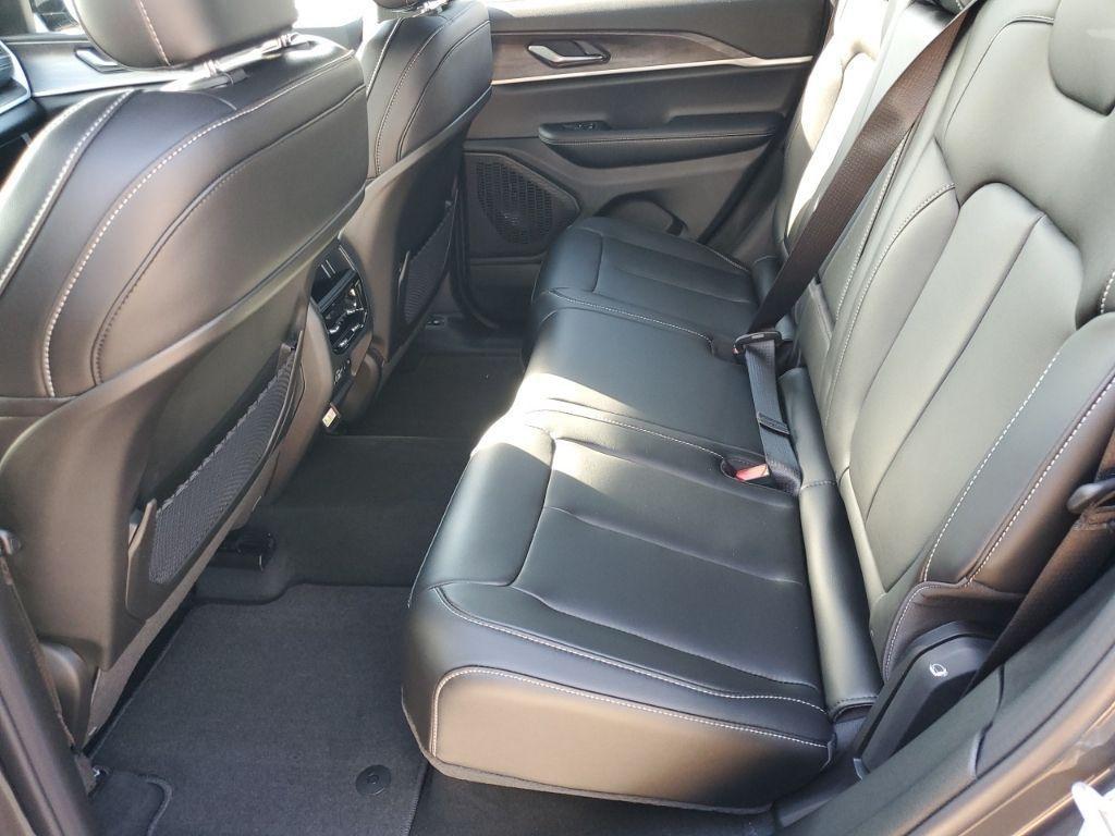 new 2025 Jeep Grand Cherokee car, priced at $41,413