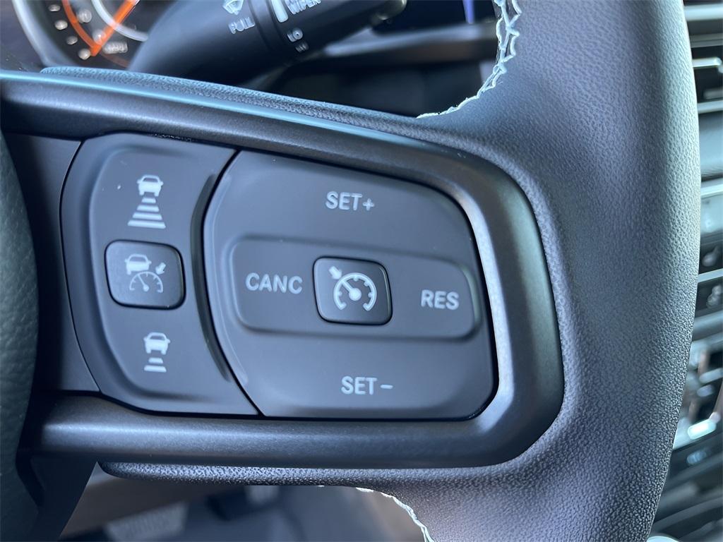 new 2025 Jeep Gladiator car, priced at $45,818