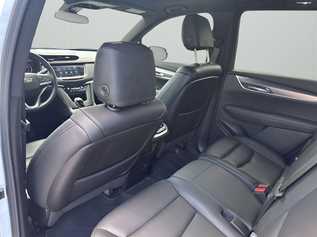 used 2025 Cadillac XT6 car, priced at $41,251