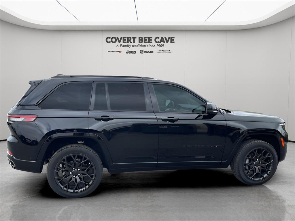 new 2025 Jeep Grand Cherokee car, priced at $60,975
