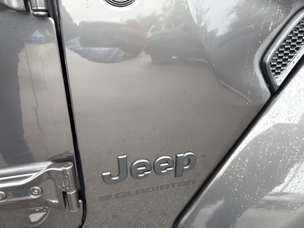 used 2024 Jeep Gladiator car, priced at $41,987