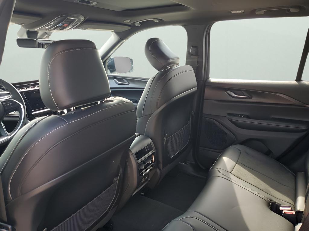 new 2025 Jeep Grand Cherokee car, priced at $38,385