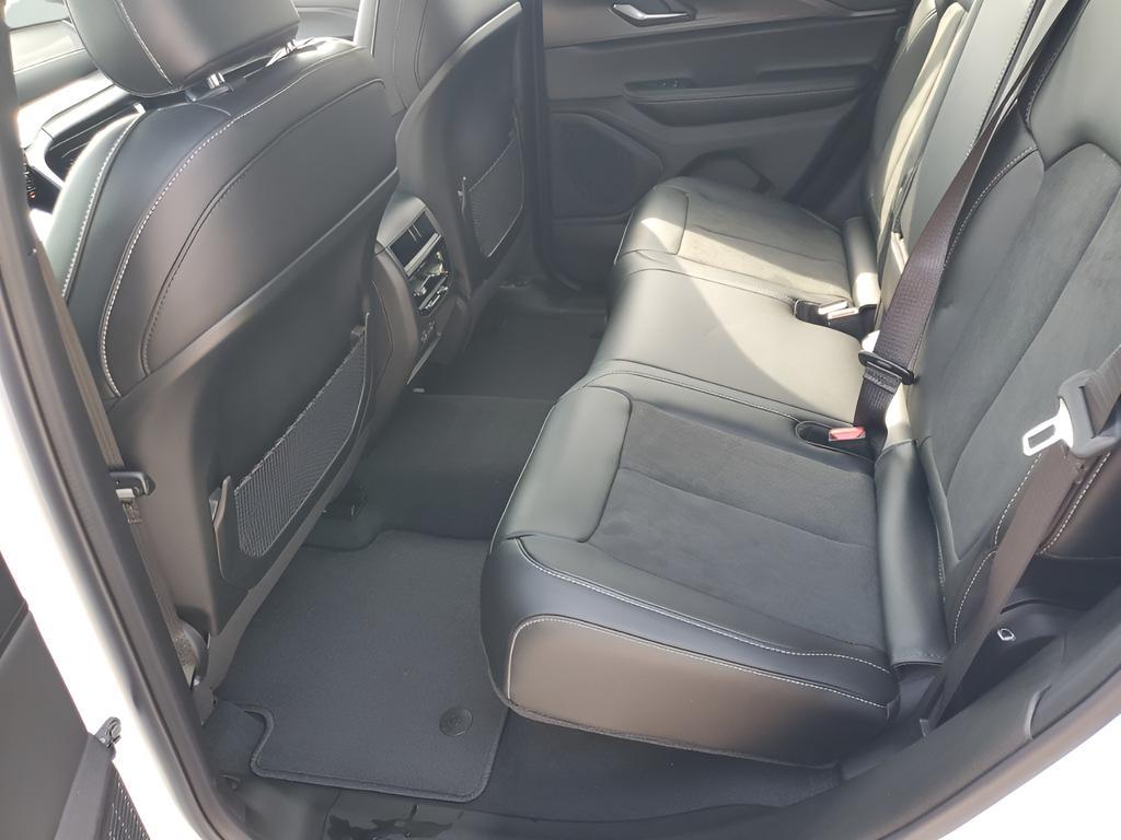 new 2025 Jeep Grand Cherokee car, priced at $38,385