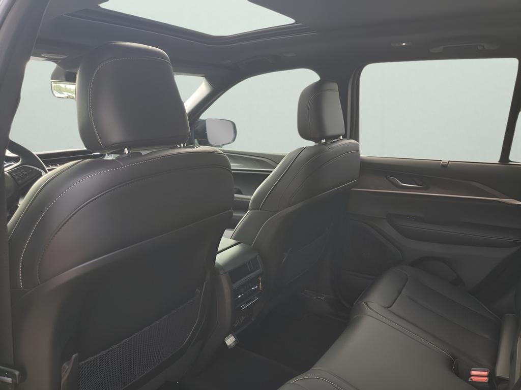 new 2025 Jeep Grand Cherokee car, priced at $48,910