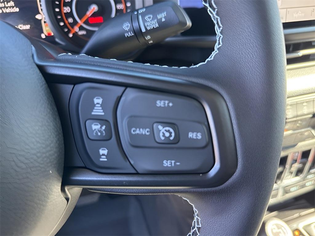 new 2025 Jeep Gladiator car, priced at $45,067