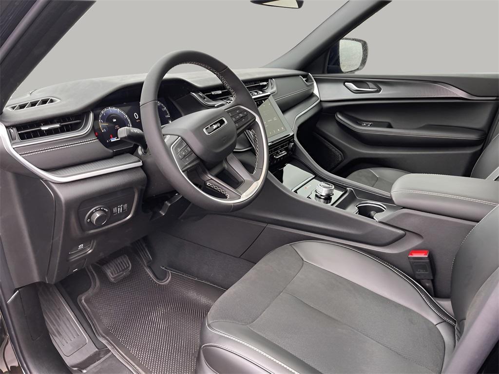 new 2025 Jeep Grand Cherokee L car, priced at $41,935