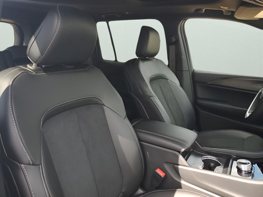 new 2025 Jeep Grand Cherokee car, priced at $40,415