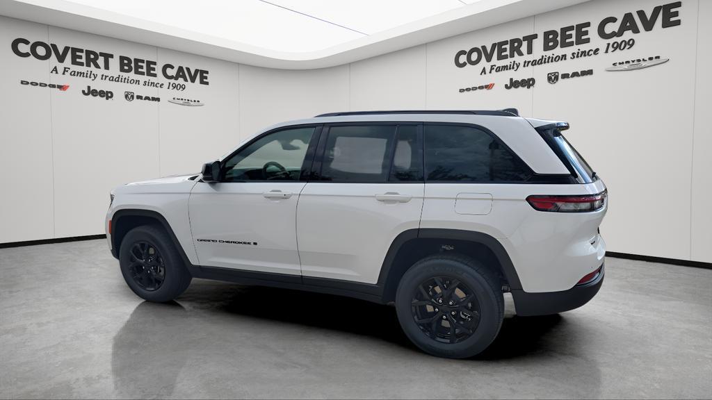 new 2025 Jeep Grand Cherokee car, priced at $40,415