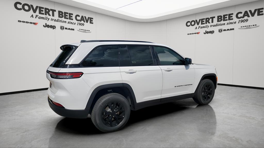 new 2025 Jeep Grand Cherokee car, priced at $40,415