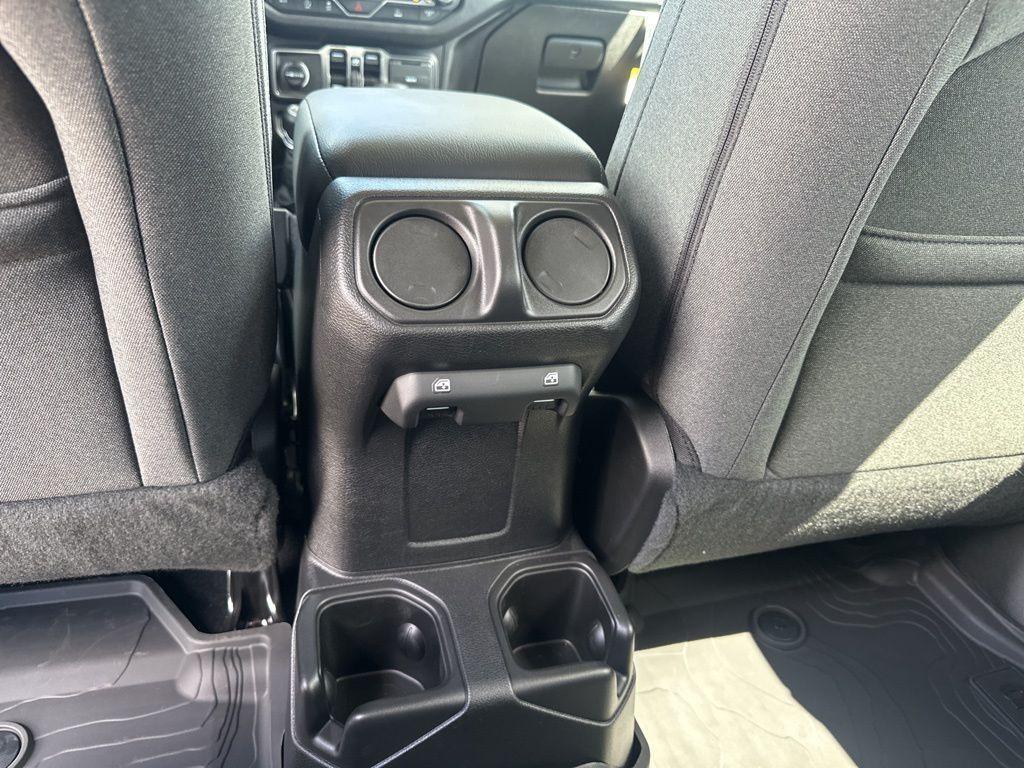 new 2025 Jeep Wrangler car, priced at $40,216