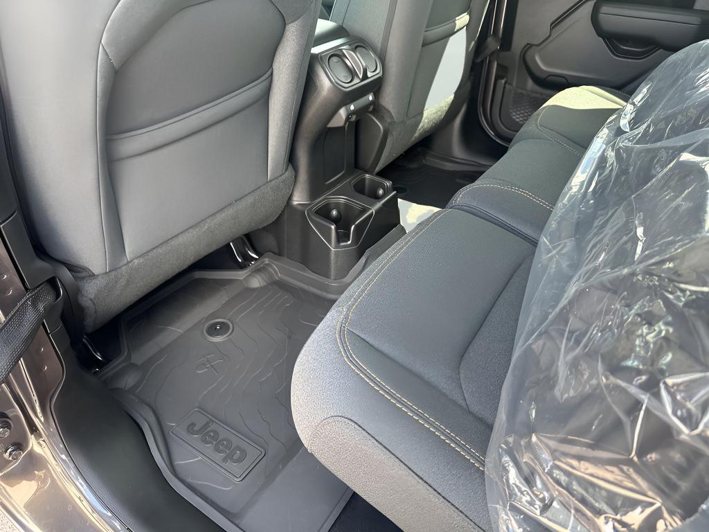 new 2025 Jeep Wrangler car, priced at $40,216