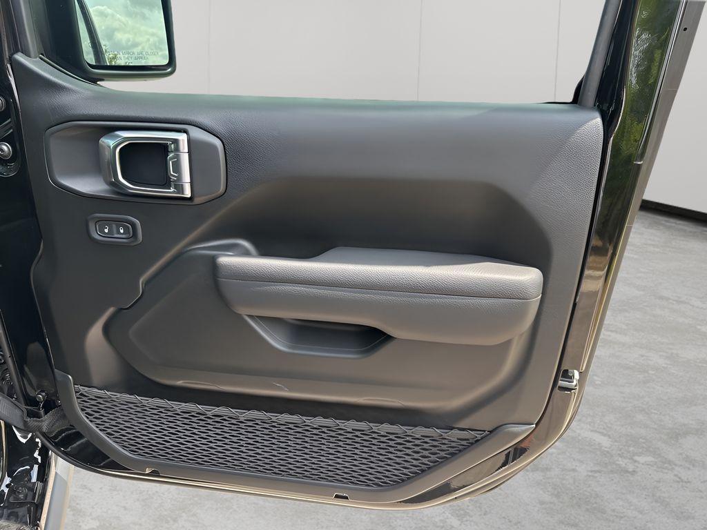 new 2025 Jeep Wrangler car, priced at $62,895