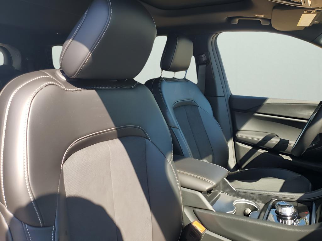 new 2025 Jeep Grand Cherokee L car, priced at $42,541