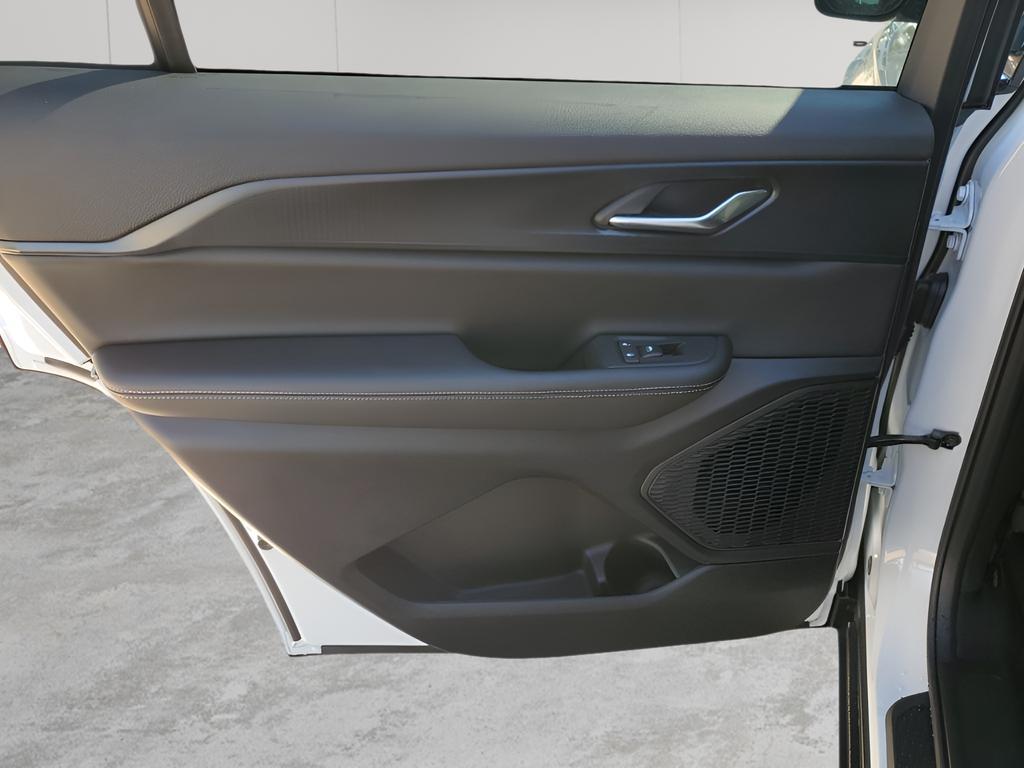 new 2025 Jeep Grand Cherokee L car, priced at $42,541