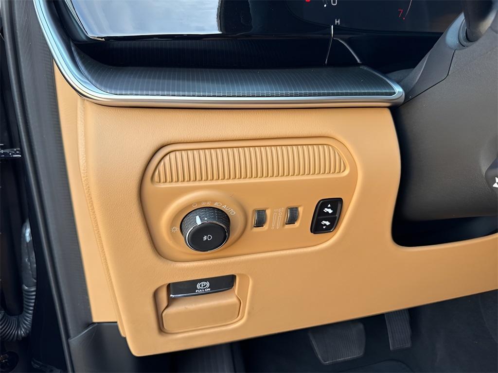 new 2025 Jeep Grand Wagoneer car, priced at $105,419