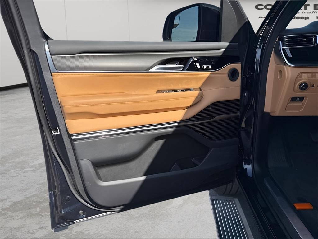 new 2025 Jeep Grand Wagoneer car, priced at $105,419