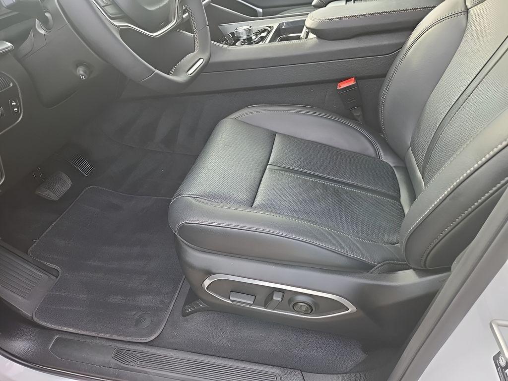 used 2024 Jeep Wagoneer L car