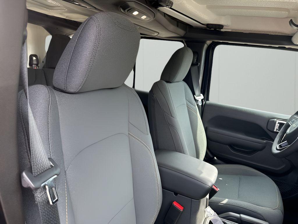 new 2025 Jeep Wrangler car, priced at $43,439