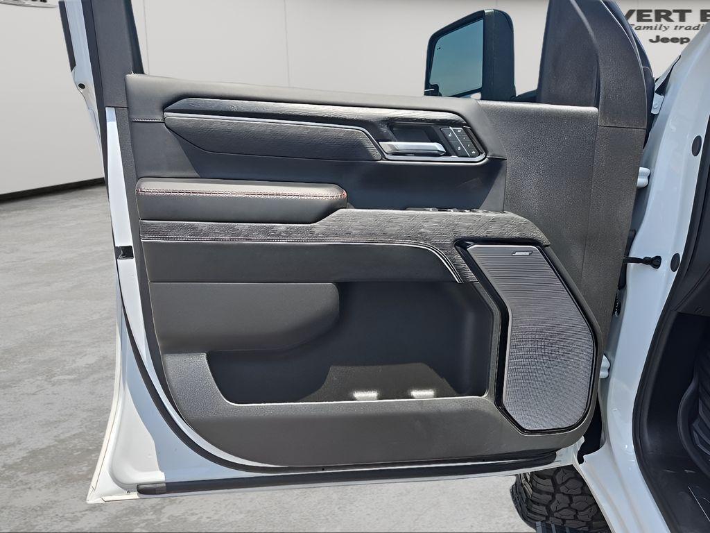used 2025 GMC Sierra 2500 car, priced at $87,936