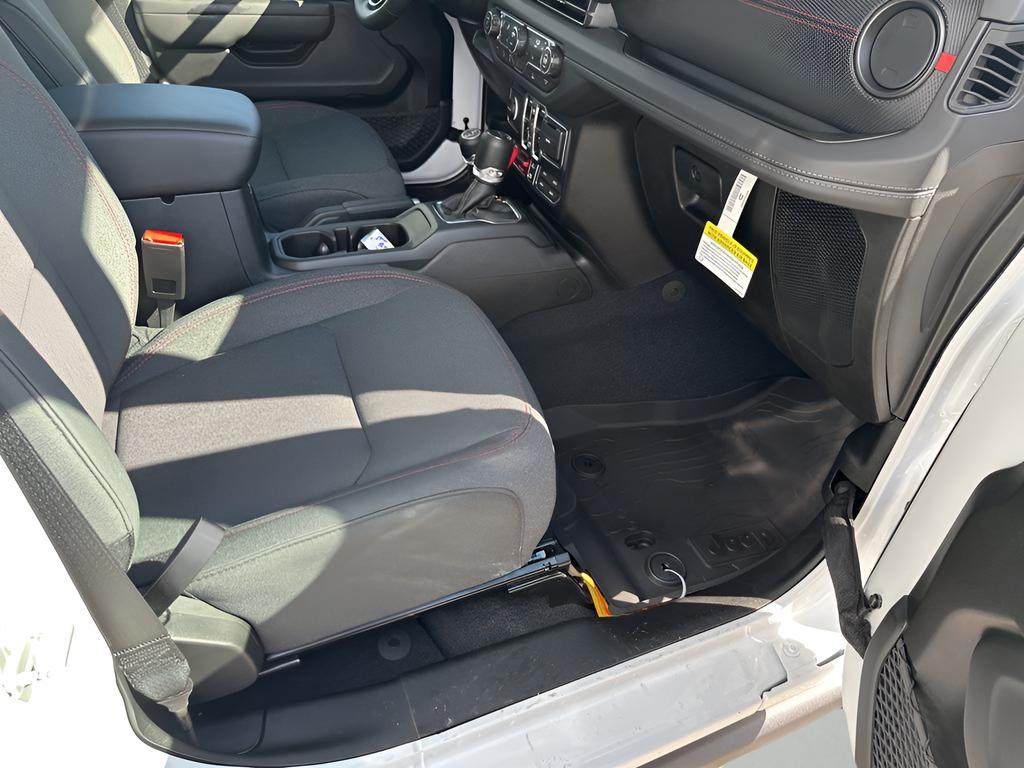 new 2025 Jeep Gladiator car, priced at $48,800