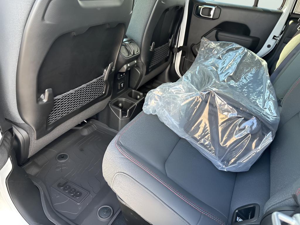 new 2025 Jeep Gladiator car, priced at $48,800