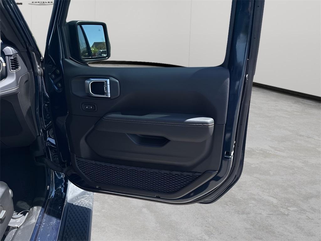 new 2025 Jeep Gladiator car, priced at $63,790